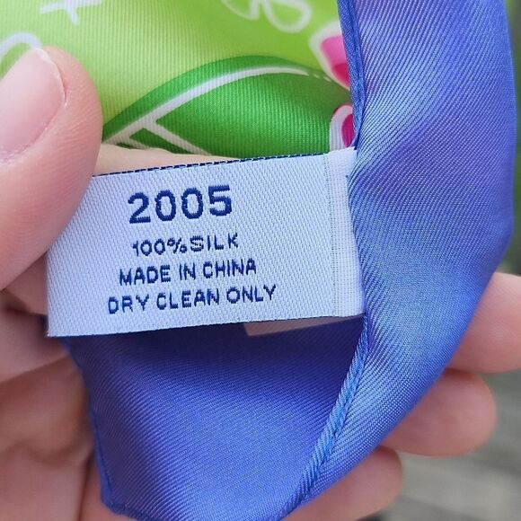 Lilly Pulitzer x Ford Breast Cancer Awareness Scarf - 2005 Silk - Picture 5 of 5